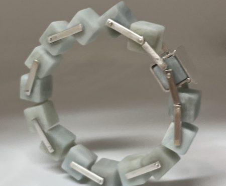 Osria Coltif Cube Linear Bracelet